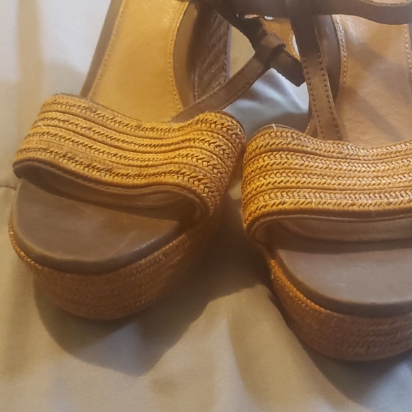 Ugg  Fitche Wedges Sandals‼️ - Picture 5 of 5